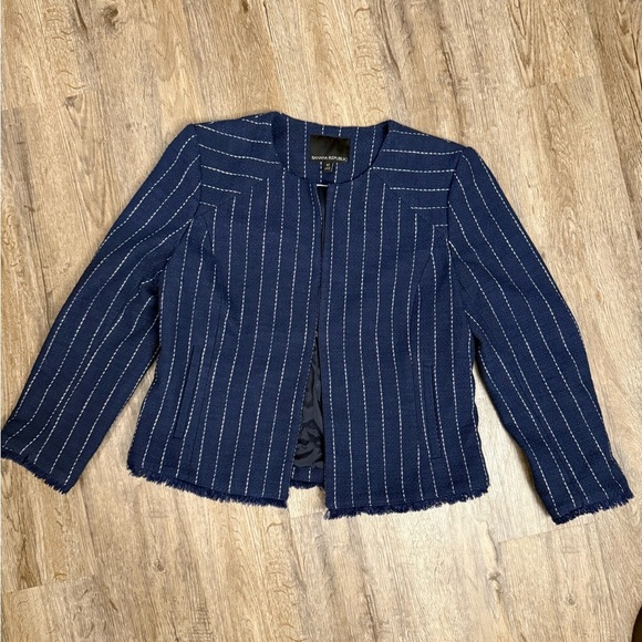 Banana Republic • Collarless Blazer Striped Jacket - Picture 2 of 9